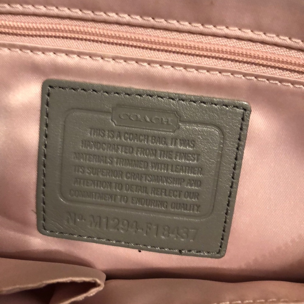 Light purple coach shoulder bag - Picture 6 of 7